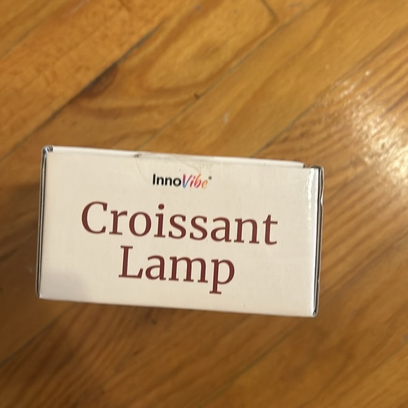 Brand new never opened croissant light lamp - Picture 4 of 5
